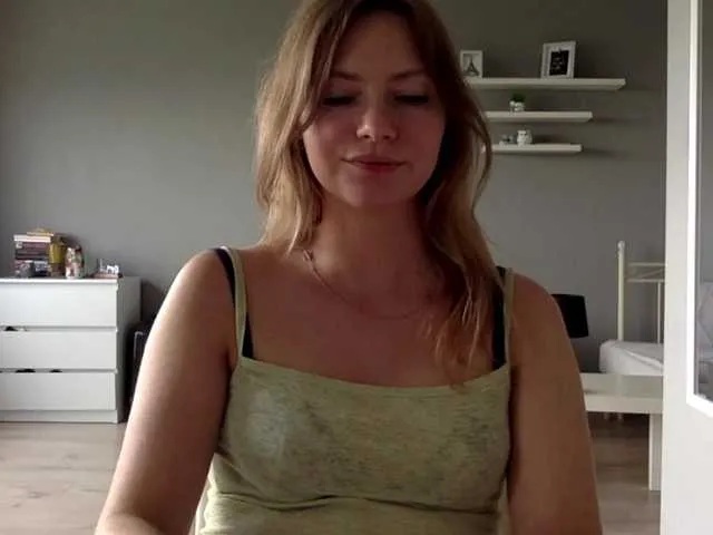 Live sex webcam photo for kissMillie #291178700