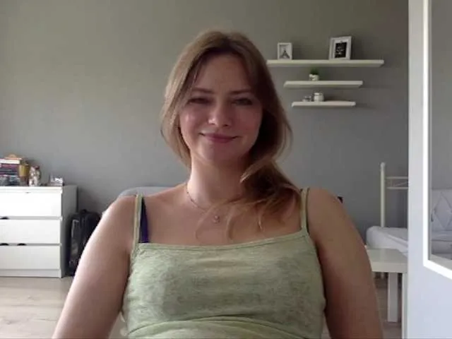 Live sex webcam photo for kissMillie #291184705