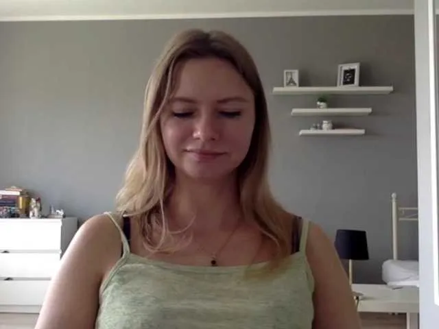 Live sex webcam photo for kissMillie #291245476