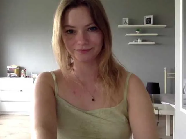 Live sex webcam photo for kissMillie #291272137