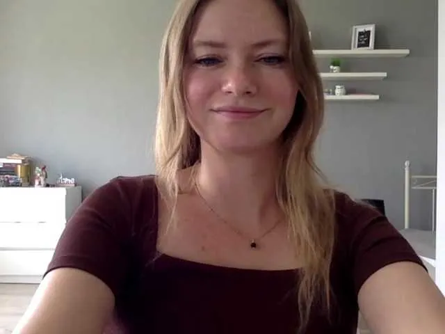 Live sex webcam photo for kissMillie #291292087