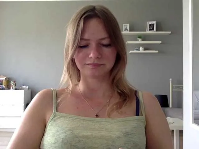 Live sex webcam photo for kissMillie #291299678