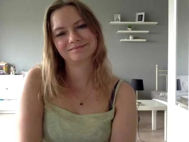 Live sex webcam photo for kissMillie #291324991
