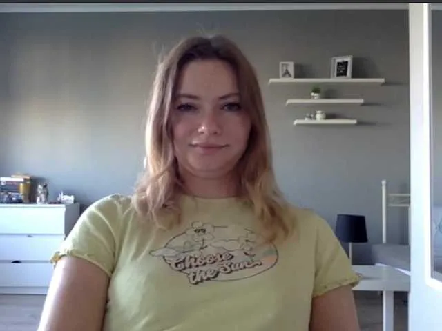 Live sex webcam photo for kissMillie #291378895