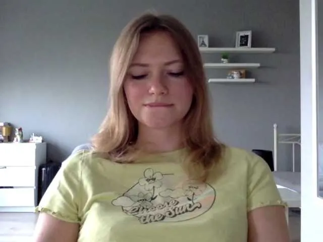 Live sex webcam photo for kissMillie #291508273