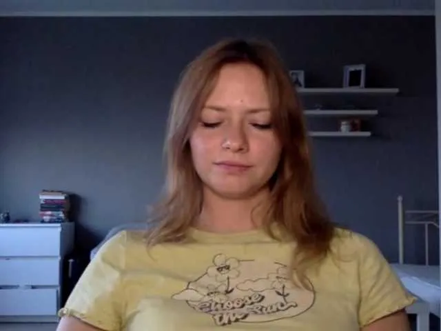 Live sex webcam photo for kissMillie #291624288