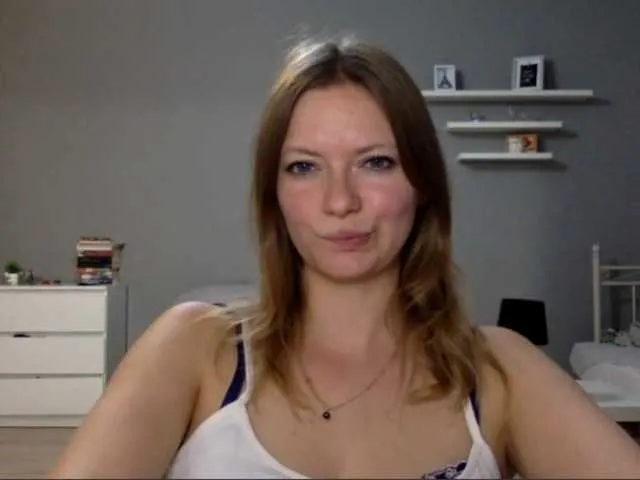 Live sex webcam photo for kissMillie #291637848