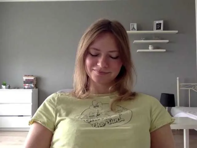 Live sex webcam photo for kissMillie #291726270