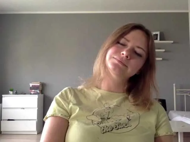Live sex webcam photo for kissMillie #291744277