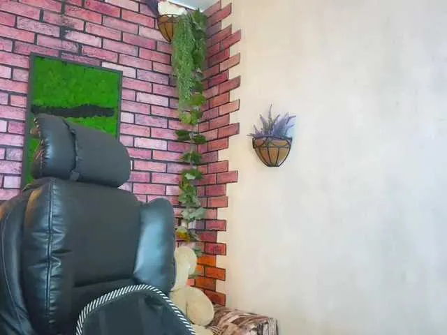 Live sex webcam photo for kisskissssss #290981787