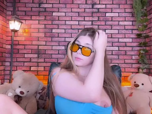 Live sex webcam photo for kisskissssss #291330755