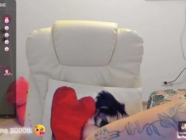 Live sex webcam photo for kissnicol #291624289