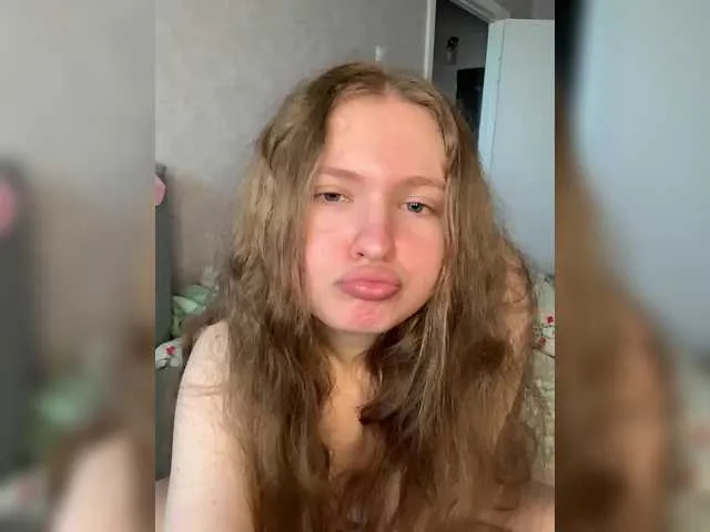 Live sex webcam photo for kisssssesmee #291070623