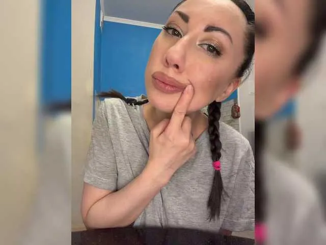 Live sex webcam photo for kitana-mk1 #292833617