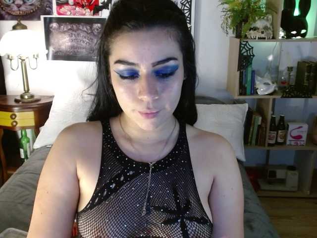 Live sex webcam photo for kitty666bond #277820648