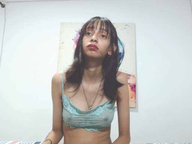 Live sex webcam photo for kloe-doll98 #276856187