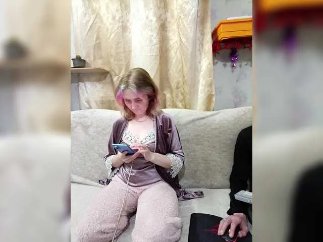 Live sex webcam photo for koketka23web #290775043