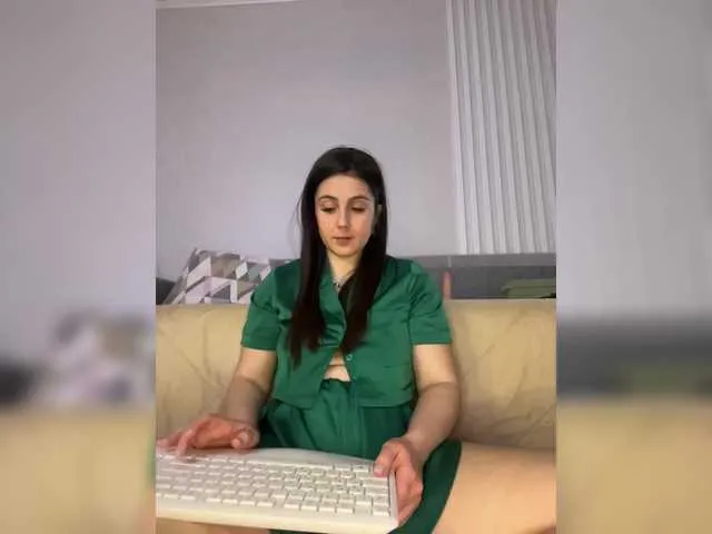 Live sex webcam photo for korenimbirniyj #290876668