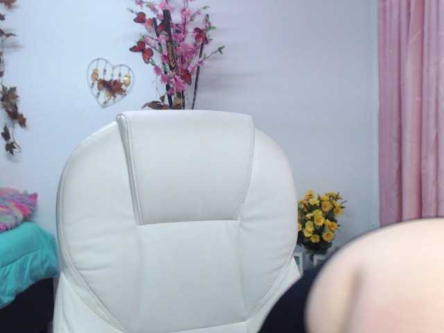 Live sex webcam photo for kriistal-fox #276277992