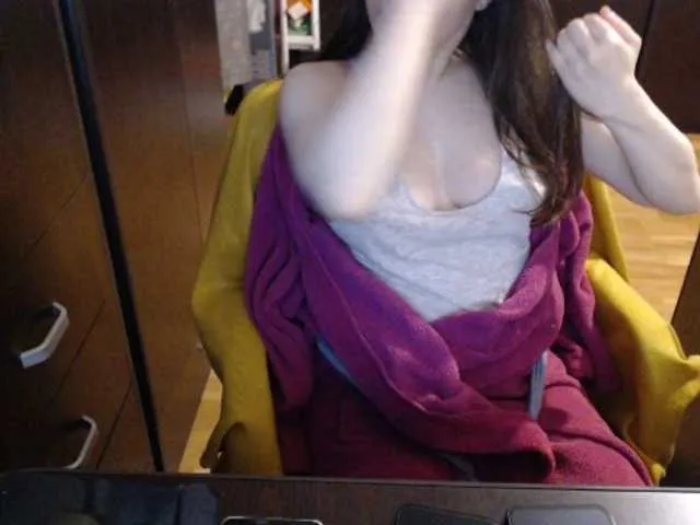 Live sex webcam photo for kristineexxx #290945216