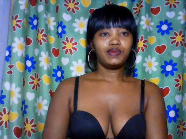 Live sex webcam photo for kylie11 #291402217
