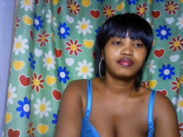 Live sex webcam photo for kylie11 #291422783