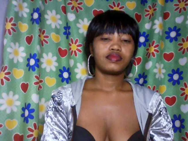 Live sex webcam photo for kylie11 #291579283