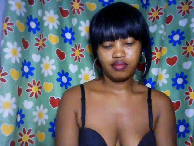 Live sex webcam photo for kylie11 #291672645