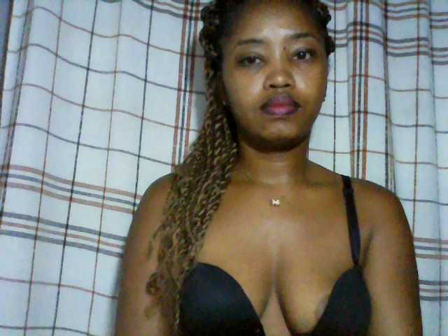 Live sex webcam photo for kylie11 #292278959