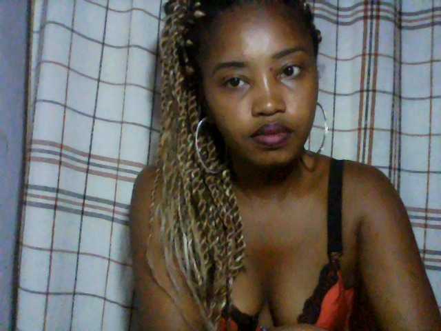 Live sex webcam photo for kylie11 #292388064