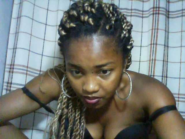 Live sex webcam photo for kylie11 #292392712