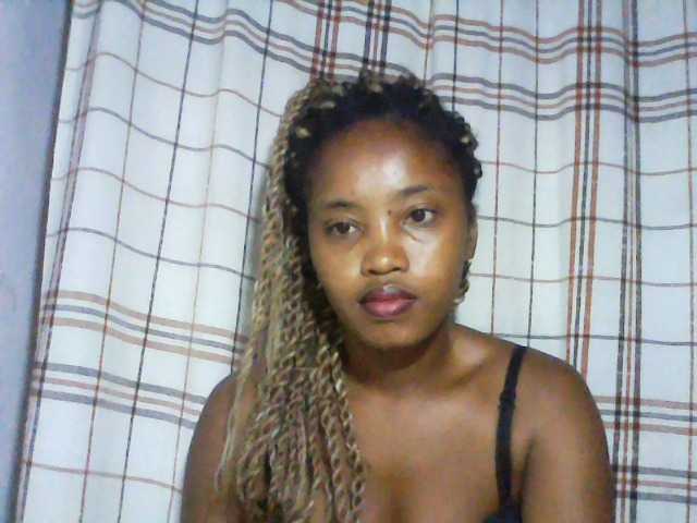 Live sex webcam photo for kylie11 #292419253