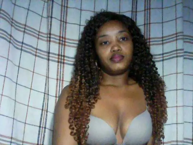Live sex webcam photo for kylie11 #292847210
