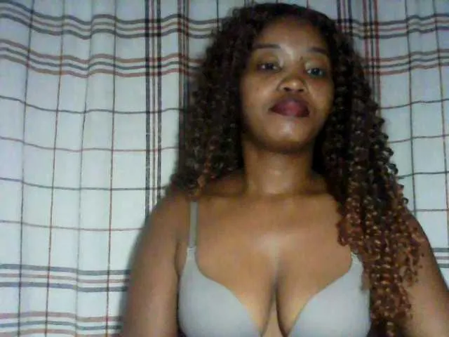 Live sex webcam photo for kylie11 #293420489