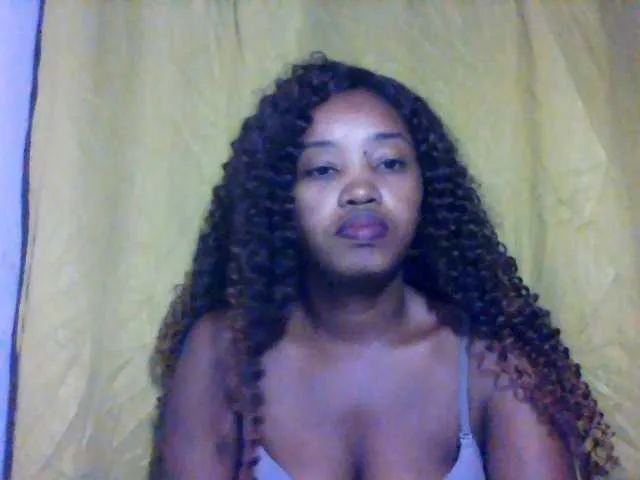 Live sex webcam photo for kylie11 #293460952