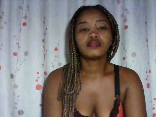 Live sex webcam photo for kylie11 #293630855