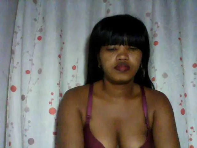 Live sex webcam photo for kylie11 #293774178