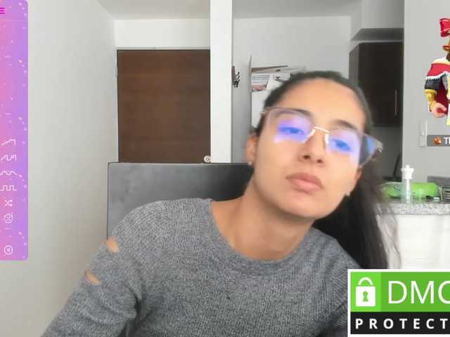 Live sex webcam photo for kylieloved22 #290677901