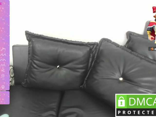 Live sex webcam photo for kylieloved22 #291059019