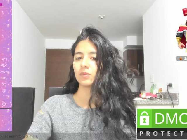 Live sex webcam photo for kylieloved22 #292057785