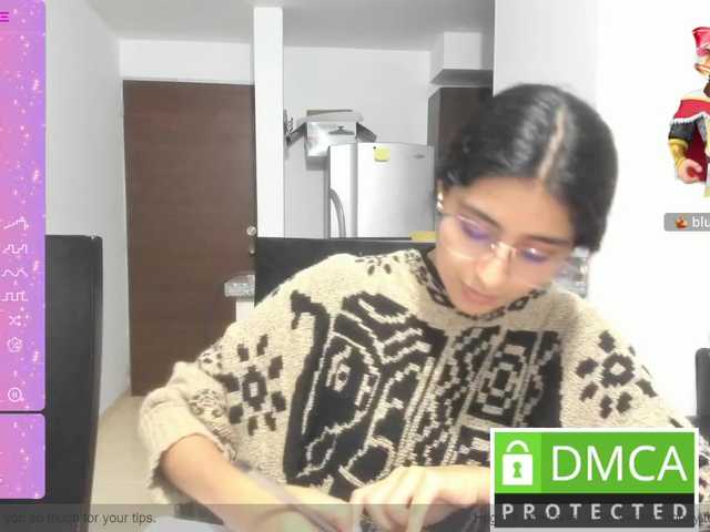 Live sex webcam photo for kylieloved22 #292292240