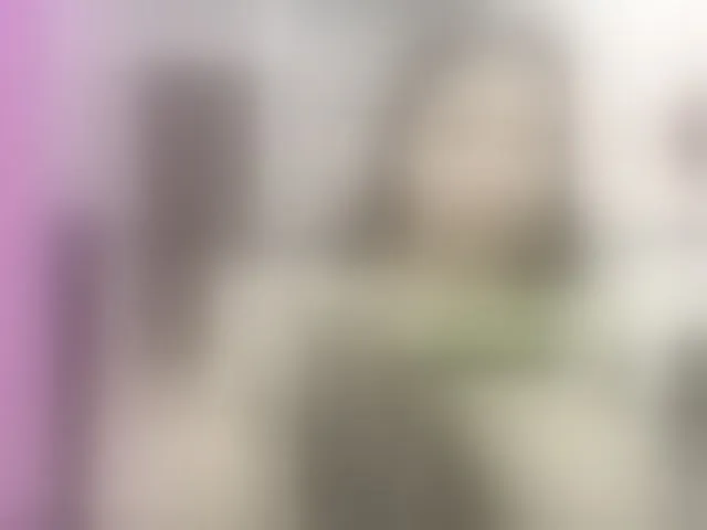 Live sex webcam photo for kylieloved22 #293759161