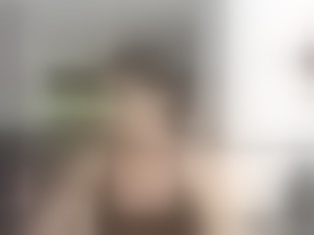 Live sex webcam photo for kylieloved22 #294013652
