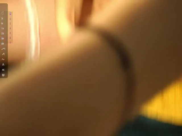 Live sex webcam photo for l1ttle-kiki #292157482