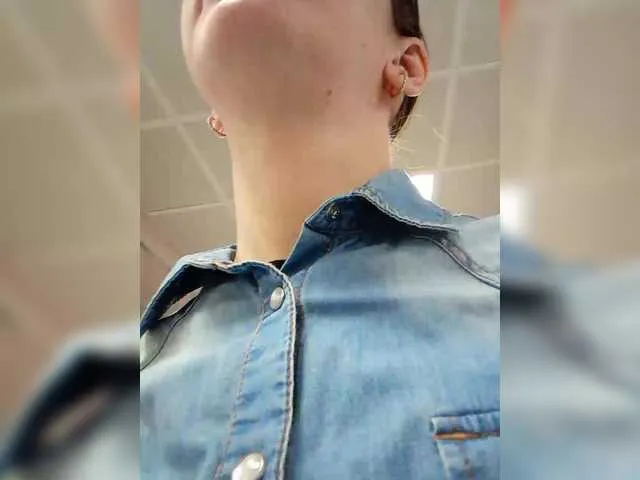 Live sex webcam photo for l4dyCandy #290297690