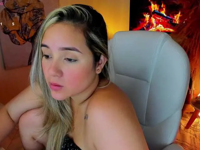 Live sex webcam photo for la-venezolana #291375962