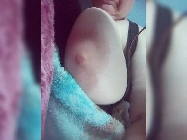 Live sex webcam photo for lady-Nicol #274393361