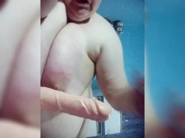 Live sex webcam photo for lady-Nicol #274495250