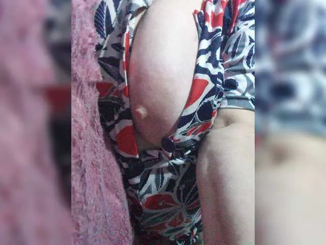 Live sex webcam photo for lady-Nicol #275693743