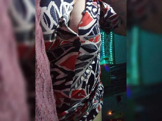 Live sex webcam photo for lady-Nicol #276124872